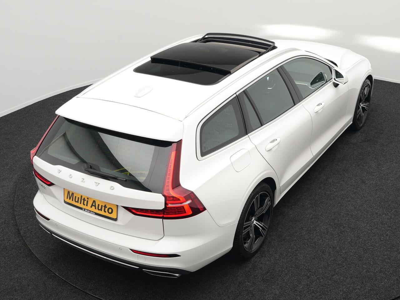Volvo V60 T6 Recharge AWD Inscription Plug In Hybrid 33.000 KM !! Dealer O.H. PHEV | Panodak | Adaptive Cruise | Lederen Sportstoelen Memory | Trekhaak af Fabriek | Harman Kardon | Navigatie | Apple Carplay | Acam | L.M. 19" | Stoel & Stuurverwarming | DAB | Virtua