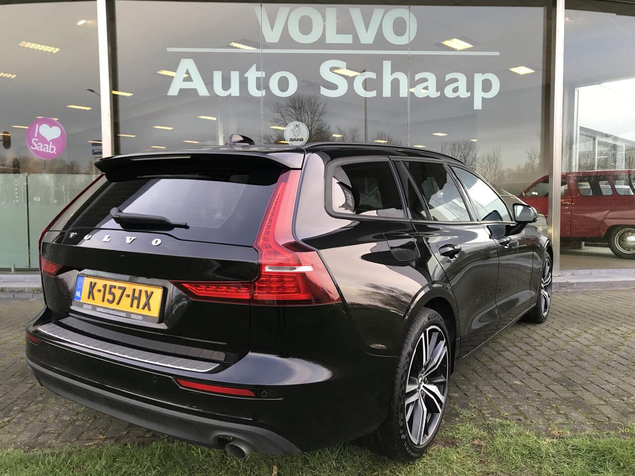 Volvo V60 2.0 B3 Momentum Advantage Automaat | Rijklaar incl 12 mnd Bovag | Carplay Darktint Trekhaak DAB