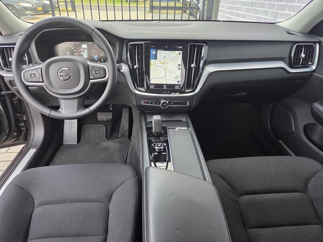 Volvo V60 B3 Momentum Business Aut | Adaptieve Cruise Control | LED koplampen | Navigatie | Apple CarPlay & Android Auto | DAB+ | Elektrische Achterklep |