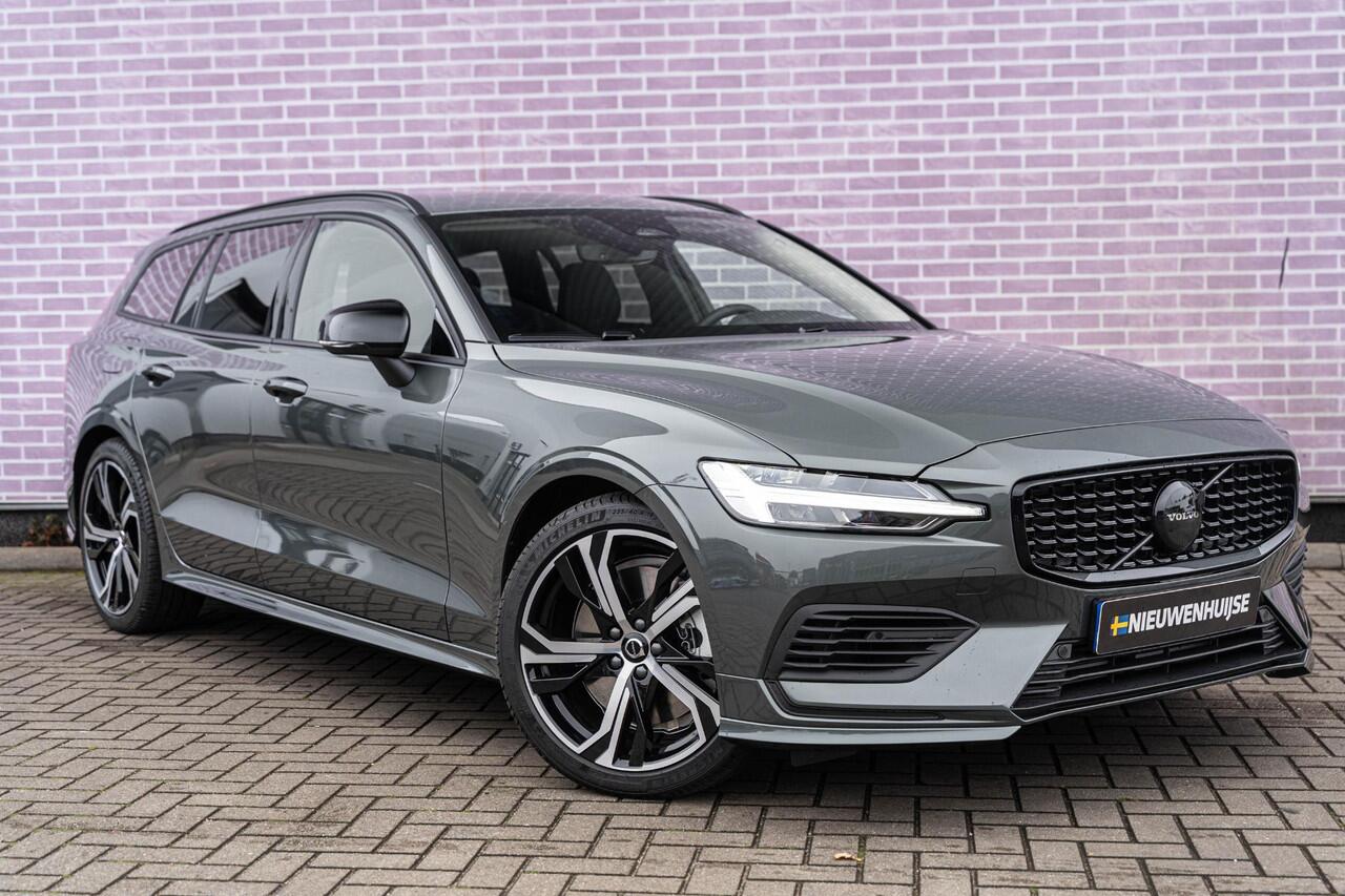 Volvo V60 2.0 T6 Plug-in hybrid AWD Essential | Sport Pack | Styling Kit | Stoel- / Stuurverwarming | Adaptive Cruise Control | Leder Interieur | getint glas | Dodehoekdetectie | Google | 19" | Forest Lake | MY 2026