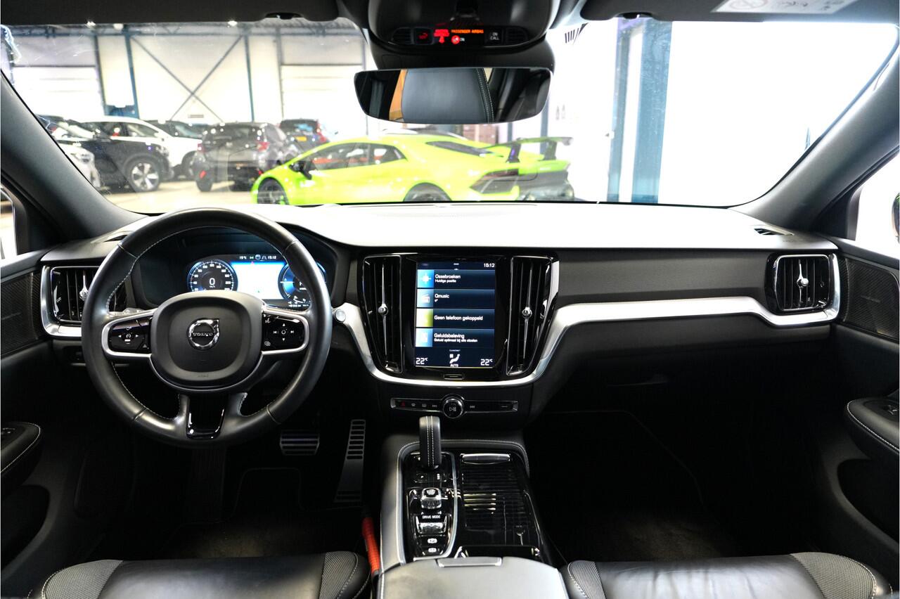 Volvo V60 2.0 T6 AWD 250kW/340pk Aut8 Recharge R-Design PANORAMADAK + HARMAN/KARDON + SPORTSTOELEN MET MEMPORY + 360 CAMERA + ADAPT.CRUISE + BLIS + LANE ASSIST + PILOT ASSIST + KEYLESS ENTRY&GO + HEAD-UP + ON-CALL + PARKSENSOREN + 18" LM-VELGEN!!