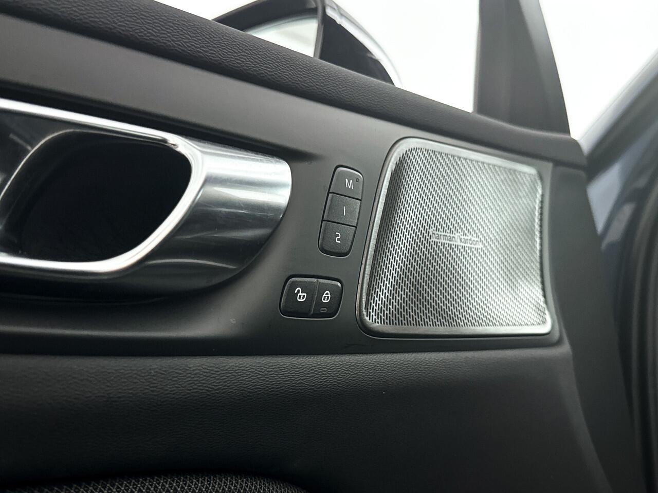 Volvo V60 T6 Plug-in hybrid AWD Plus Dark | 360° camera | Harman Kardon | Stoel- en Stuurverwarming | Trekhaak