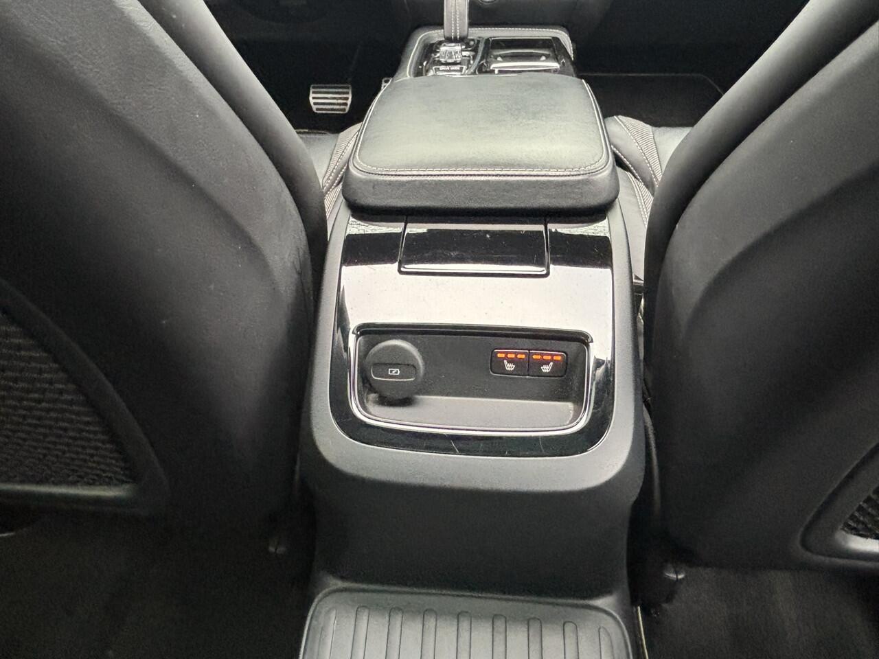 Volvo V60 T8 Recharge AWD R-Design 360 Pano Keyless DAB HeadUp Harman Kardon