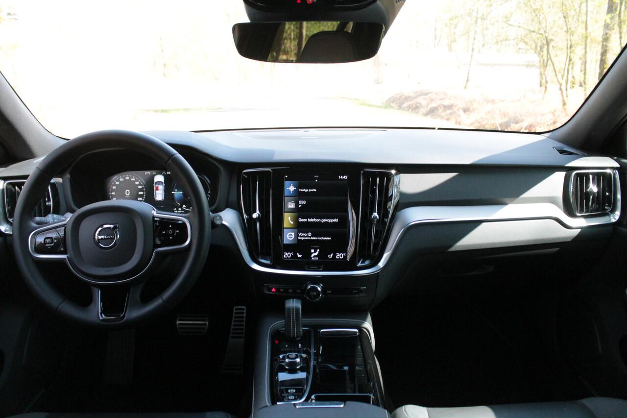 Volvo V60 2.0 T8 AWD R-design | Trekhaak | Long Range