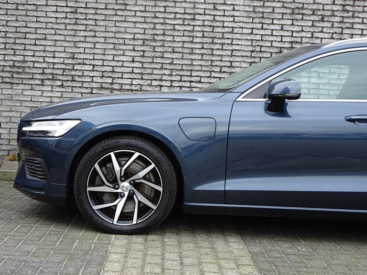 Volvo V60 2.0 T8 Twin Engine AWD Inscription | Trekhaak | Stuurverwarming