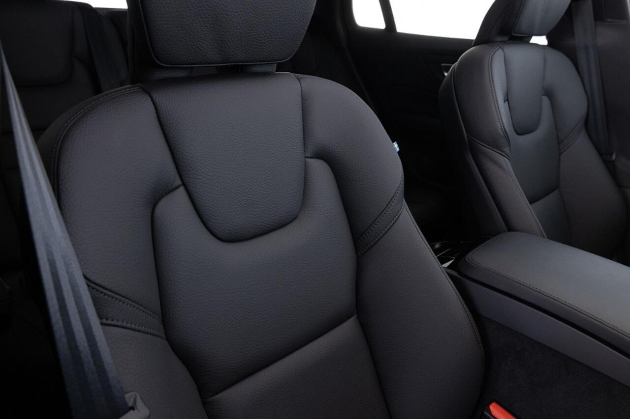 Volvo V60 2.0 T8 Plug-in hybrid AWD Ultra Dark | PANORAMA | ? 1e Eigenaar