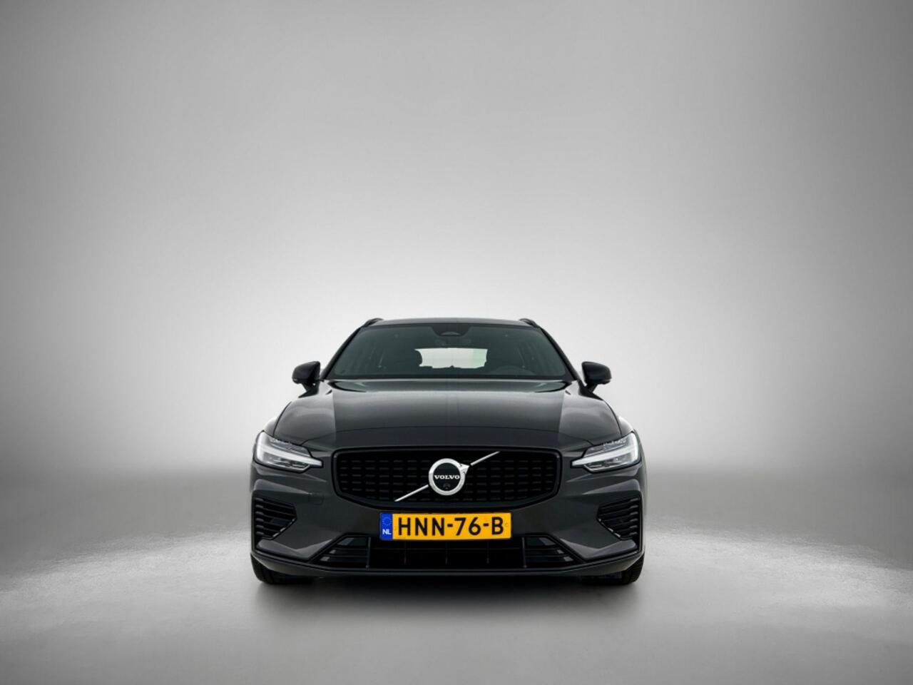 Volvo V60 2.0 T6 Plus Dark | Trekhaak | Sport Leder | 360* | Blis | Pilot
