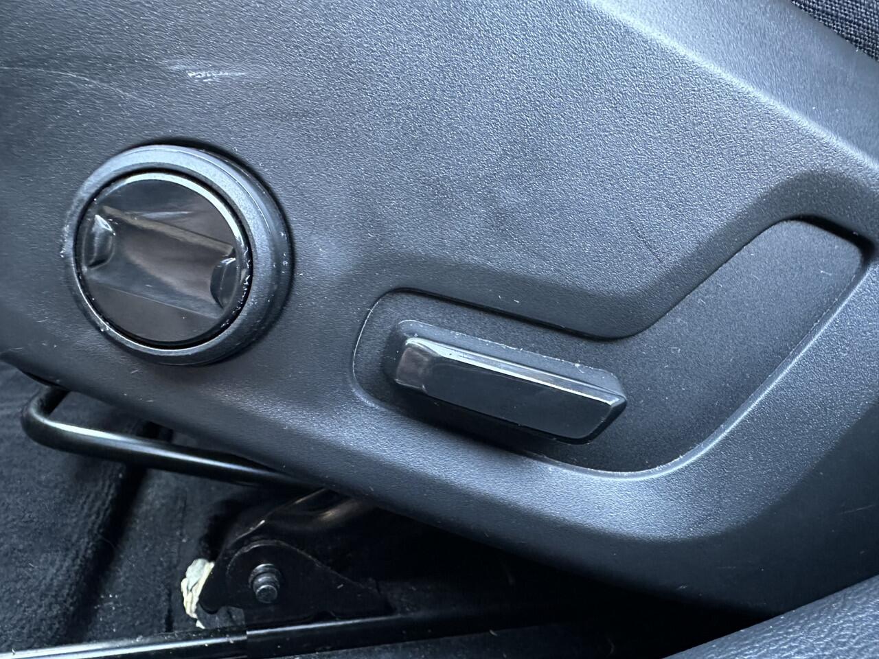 Volvo V60 2.0 B3 Momentum Advantage