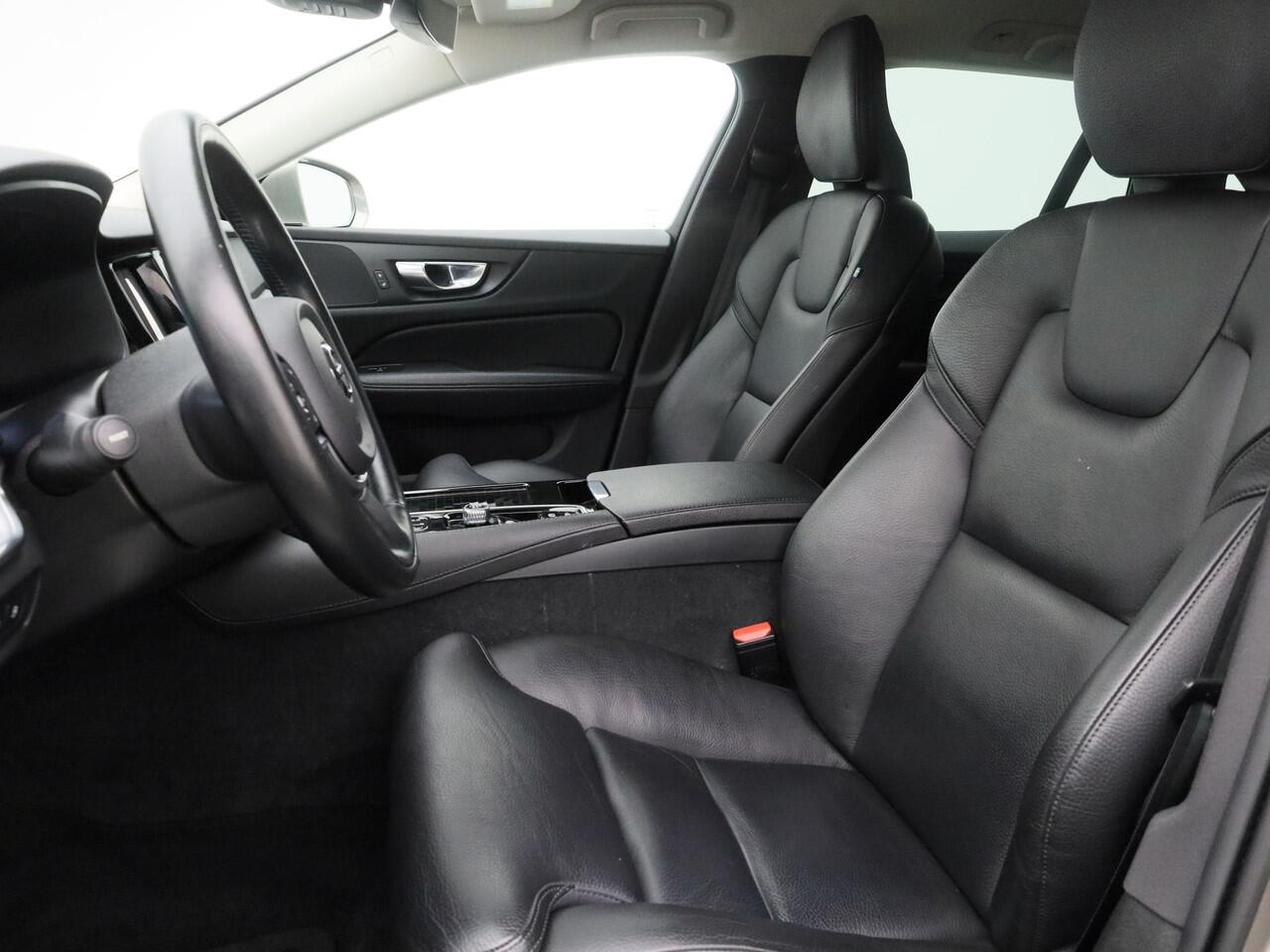 Volvo V60 2.0 T6 Recharge AWD Inscription Expression | CAMERA | KEYLESS | LEDER | STOEL- EN STUURVERW.