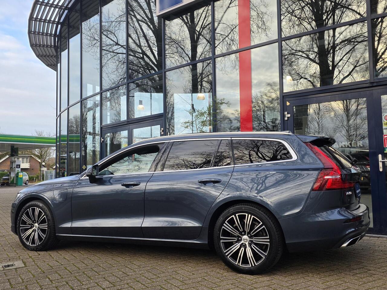 Volvo V60 2.0 T6 Recharge AWD Inscription | Schuif/kanteldak | Wegkl. Trekhaak | Navigatie | Leer | Cruise Control | Licht metalen velgen