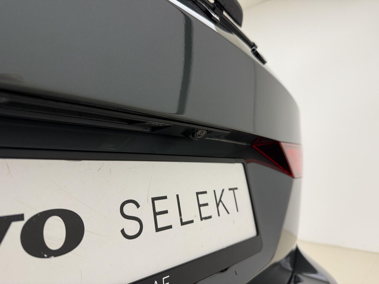 Volvo V60 T6 350pk AWD Plus Dark / Panoramisch dak / Head-up display / Keyless / 360Camera / H&K Audio / Sportstoelen.