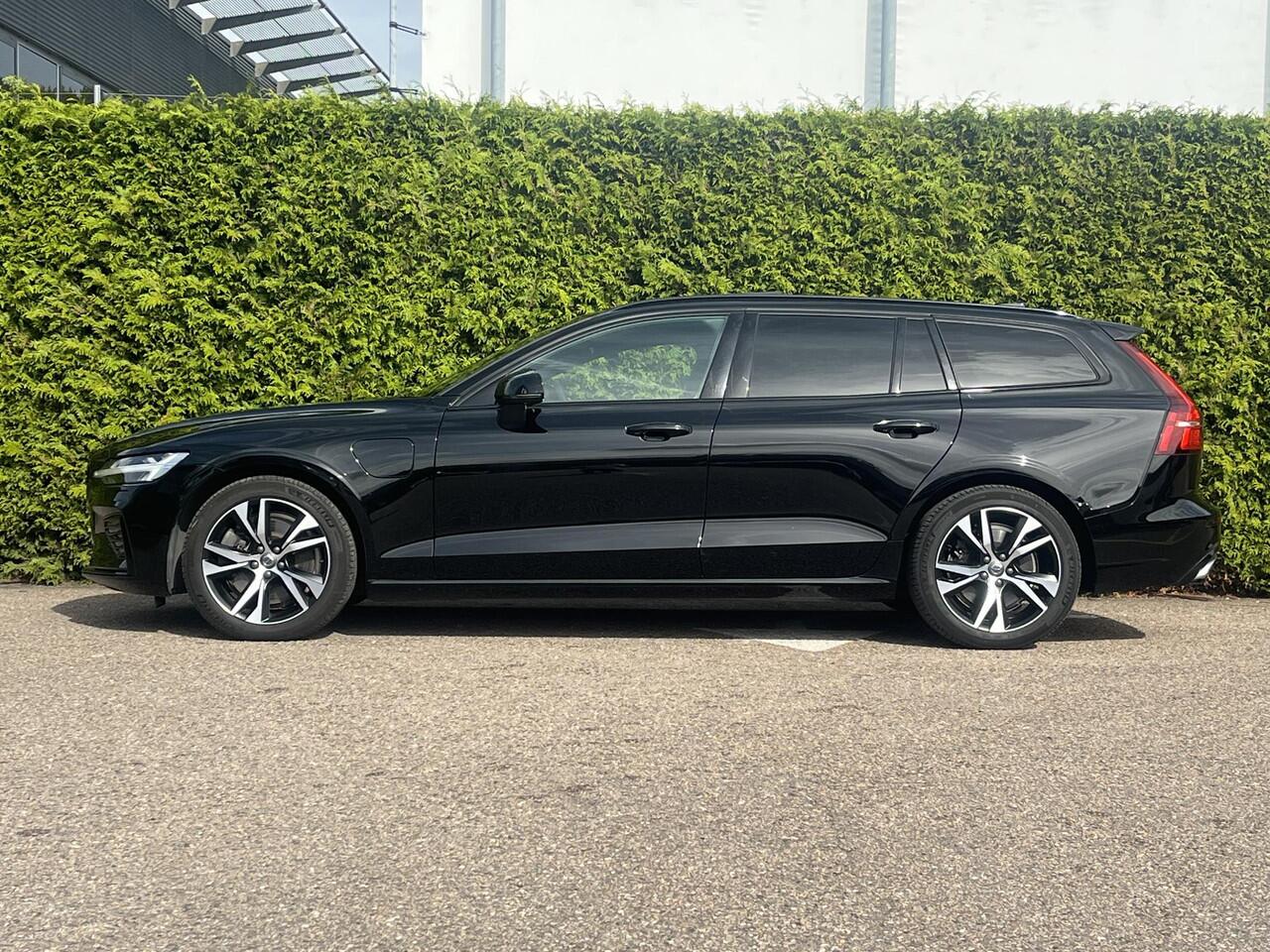 Volvo V60 T6 Recharge AWD R-Design | Pilot Assist | Trekhaak | Harman & Kardon | Camera | CarPlay