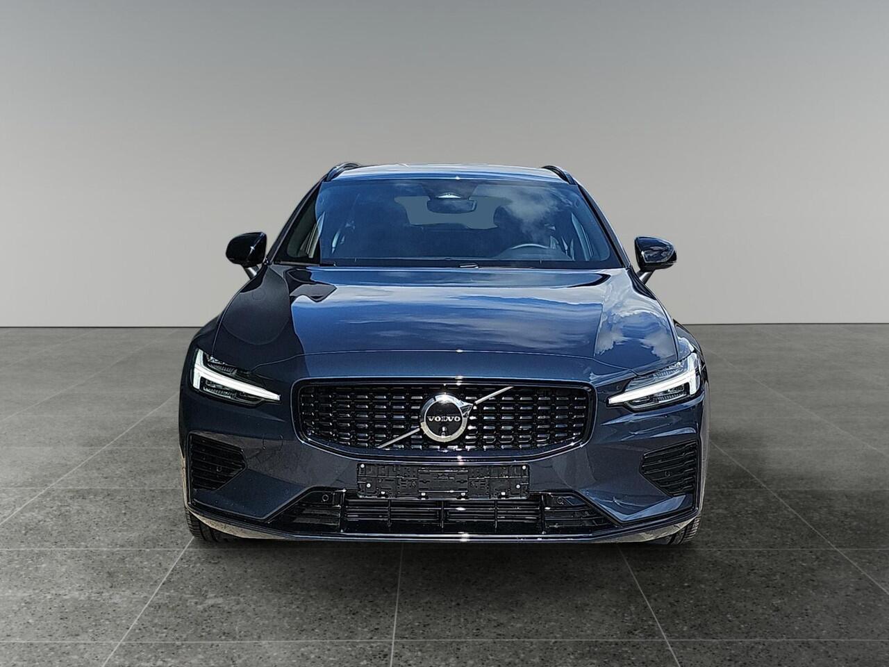 Volvo V60 2.0 T6 Plug-in hybrid AWD Plus Dark | Sportstoelen | Harman/Kardon | Trekhaak | 360 graden camera |