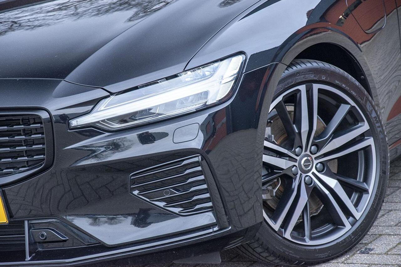 Volvo V60 2.0 T8 PIH AWD R-DESIGN / LONG RANGE