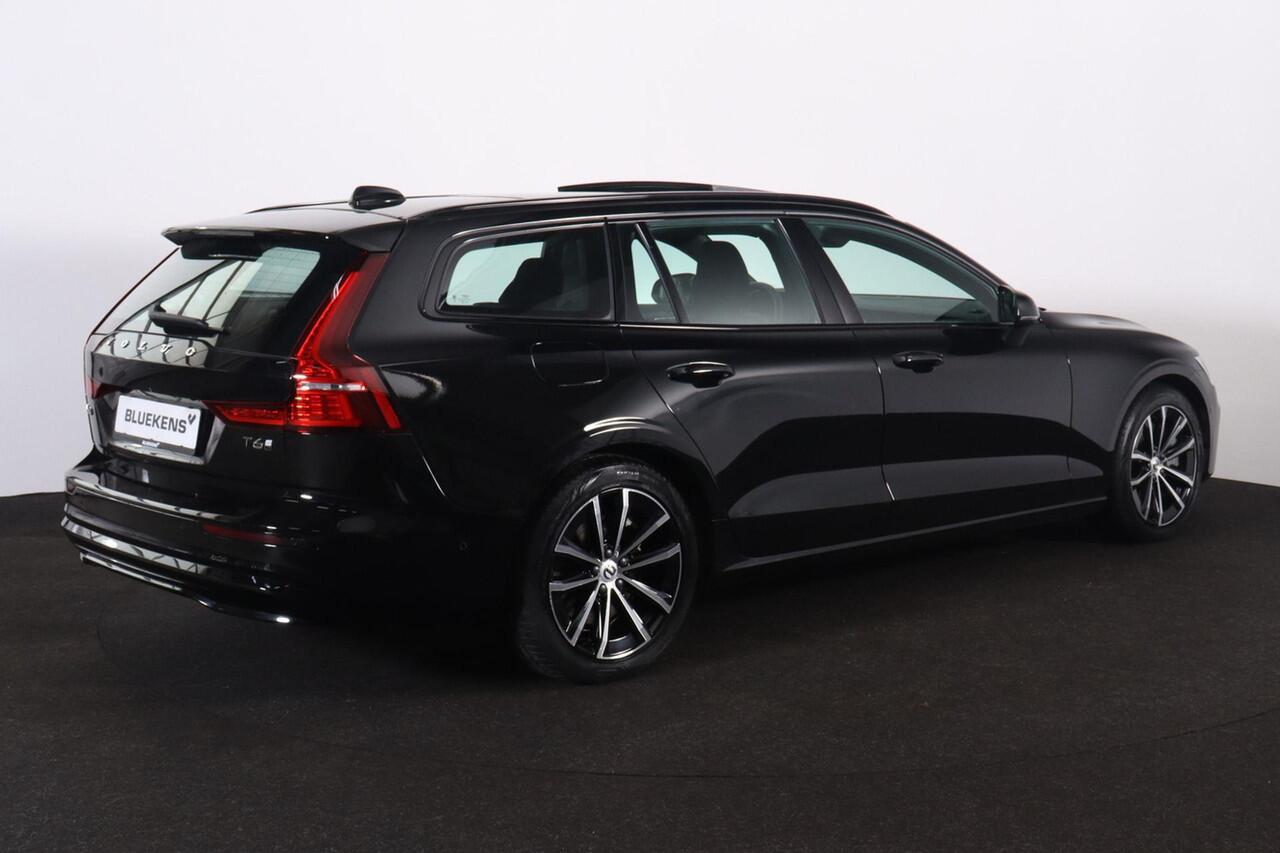 Volvo V60 T6 Recharge AWD Plus Dark - Panorama/schuifdak - IntelliSafe Assist & Surround - 360º Camera - Harman/Kardon audio - Verwarmde voorstoelen, stuur & achterbank - Parkeersensoren voor & achter - Elektr. bedienb. voorstoelen met geheugen - Elektr. inklapbare
