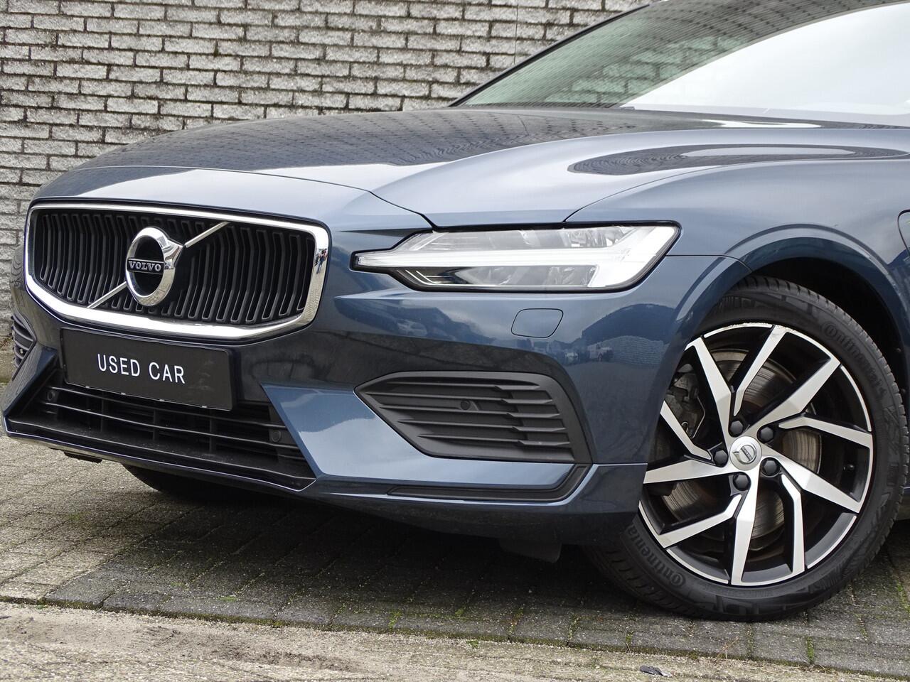 Volvo V60 2.0 T8 Twin Engine AWD Inscription | Trekhaak | Stuurverwarming