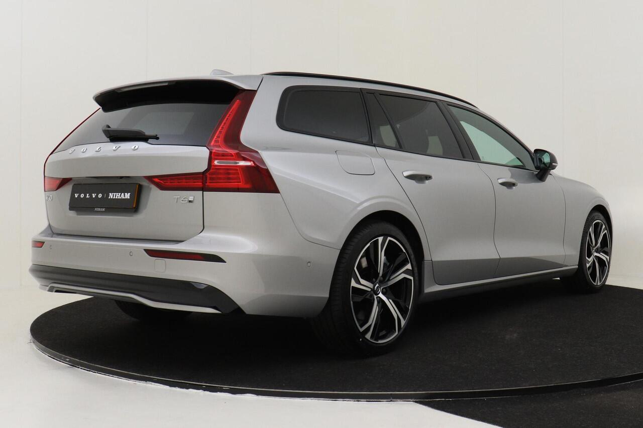Volvo V60 T6 RECHARGE AWD ULTRA DARK -PANO.DAK|360°CAM|BOWERS&WILKINS|19"|HEAD-UP DISP.|BLACK.BADGE