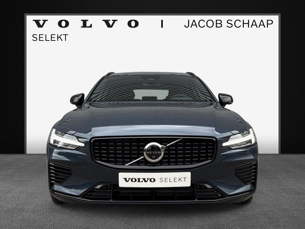 Volvo V60 T6 Plug-in hybrid AWD Plus Dark / Rondomzichtcamera / Elektr. inklapbare trekhaak / Harman/Kardon /