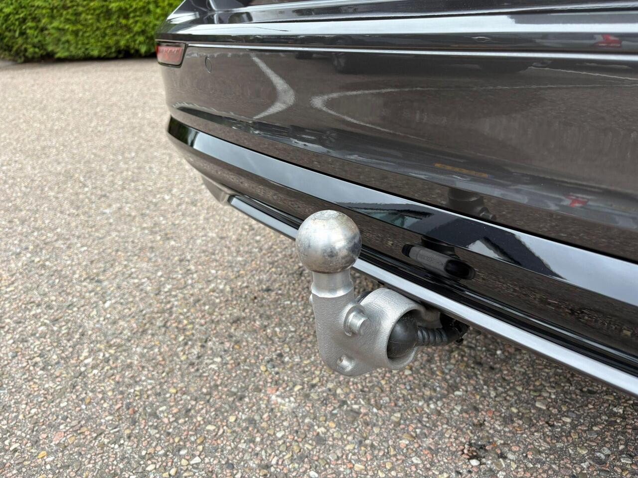 Volvo V60 T6 Plug-in hybrid AWD Plus Dark | Harman/Kardon | Stoel & Stuur verwarming | Trekhaak |