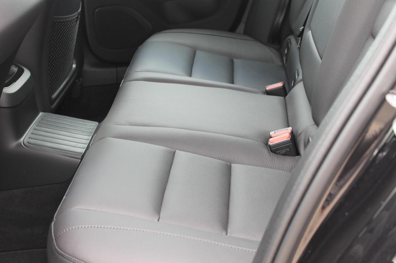 Volvo V60 T6 350PK Automaat Plug-in hybrid AWD Plus Dark Long Range / Google infotainment / Cruise Control / Lederen bekleding / Keyless entry / Elektrisch bedienbare voorstoelen met geheugen / Verwarmbare voorstoelen