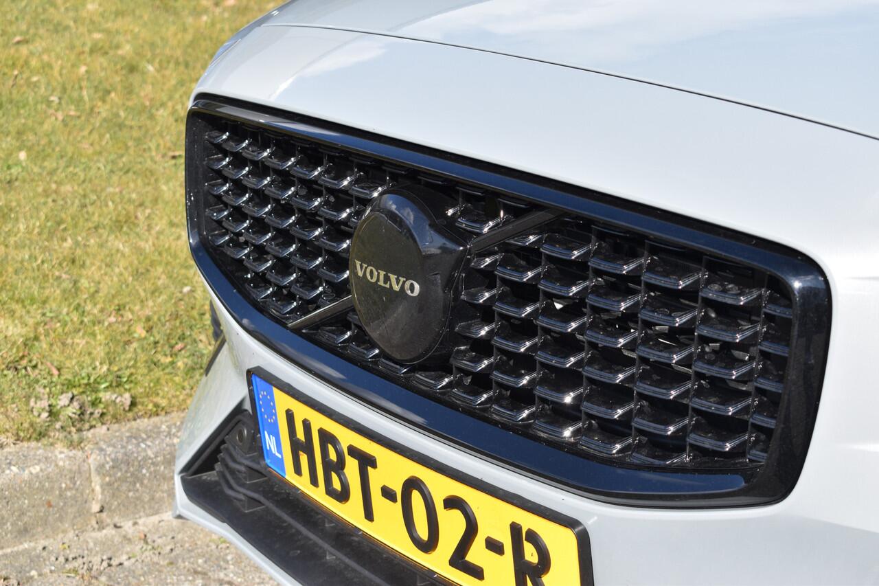 Volvo V60 T6 AWD 350PK Plug-in Hybrid Essential Dark | Camera | Leder | ACC | Blis | Stoelverwarming | Standkachel
