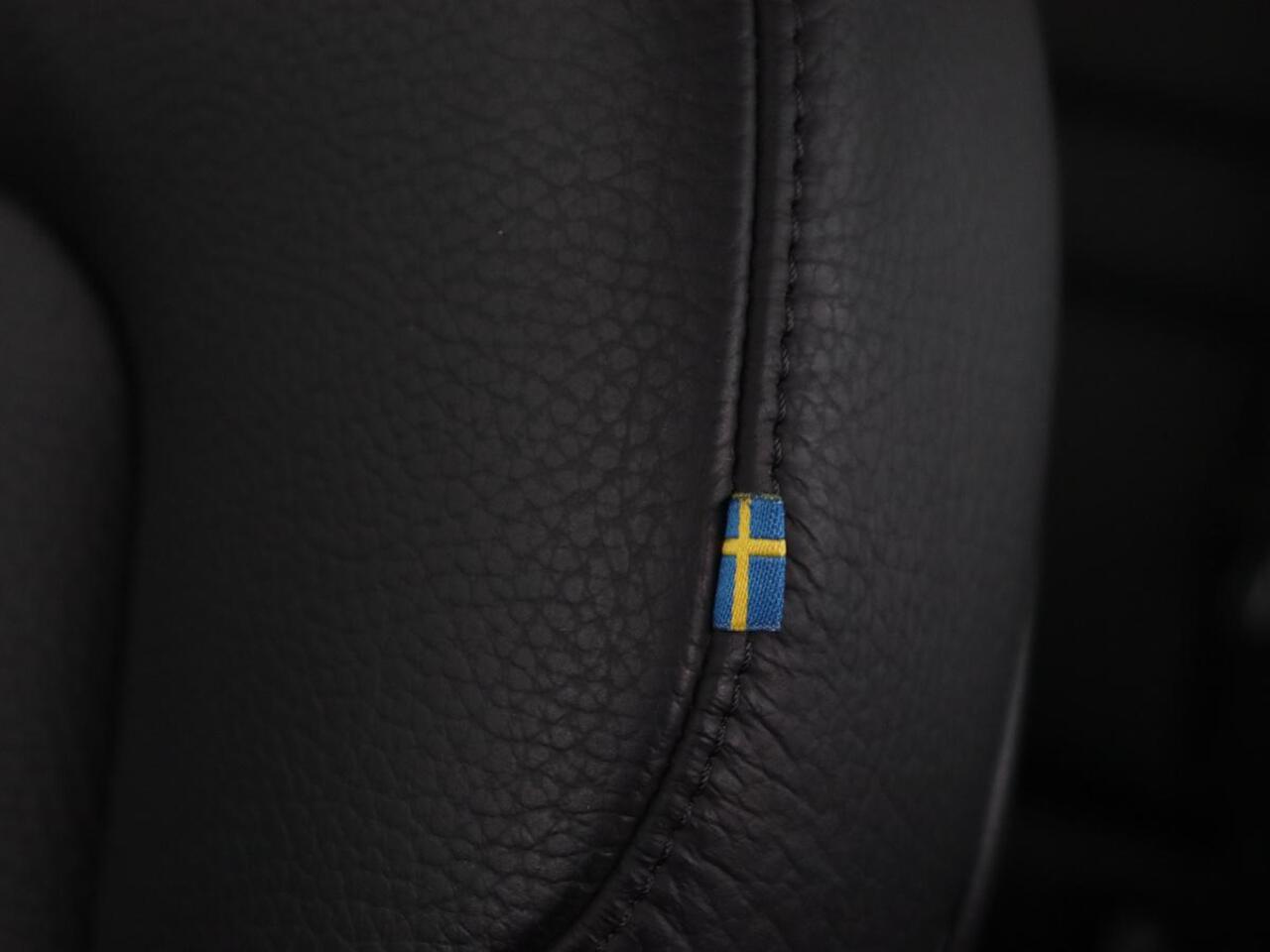 Volvo V60 2.0 T6 AWD Recharge Inscription | Trekhaak | Stoel & stuurverwarming | Leder | Adaptive cruise | Memory | Carplay | Navigatie | Camera | PHEV | Plug In