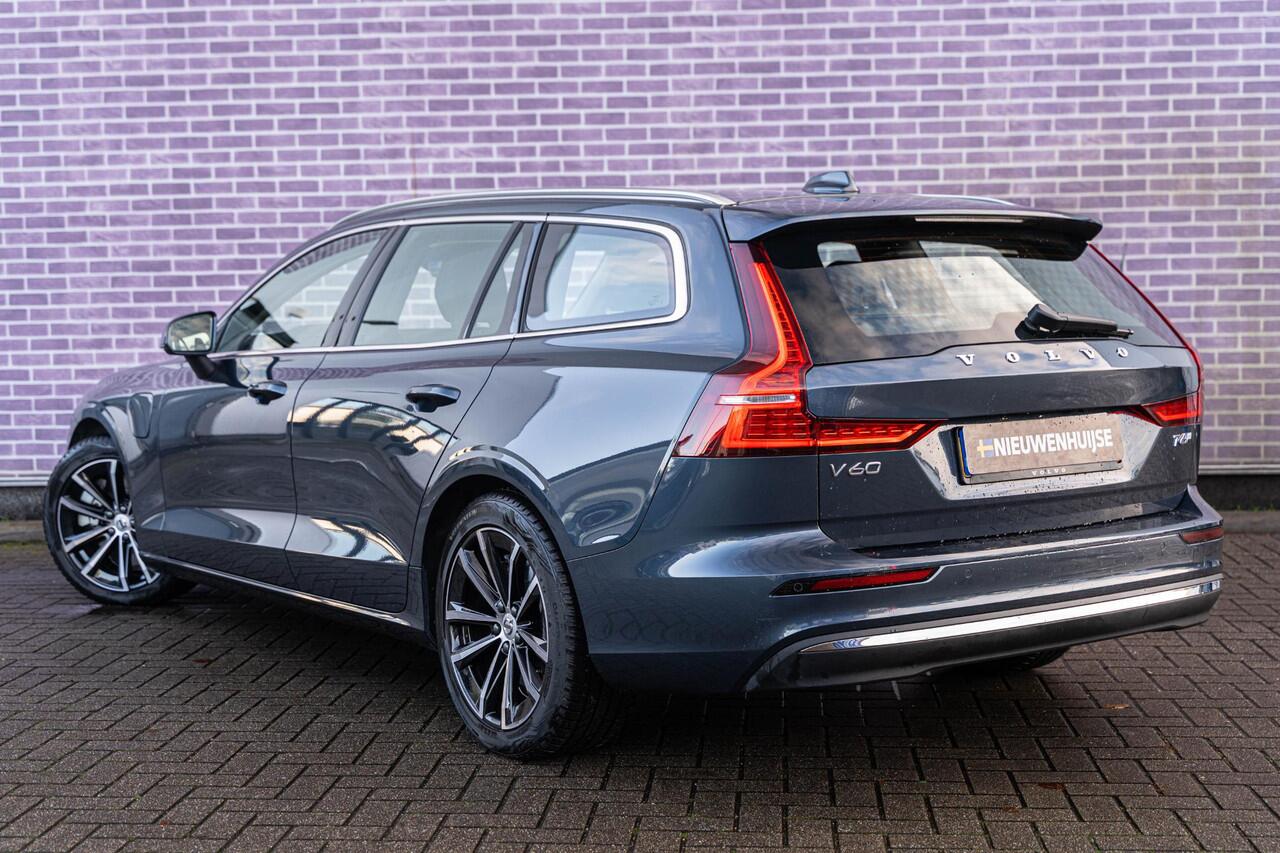 Volvo V60 2.0 T6 Plug-in hybrid AWD Essential Bright | Trekhaak | Stoel- / Stuurverwarming | Adaptive Cruise Control | Parkeercamera | Google | Carplay | Volvo On Call |