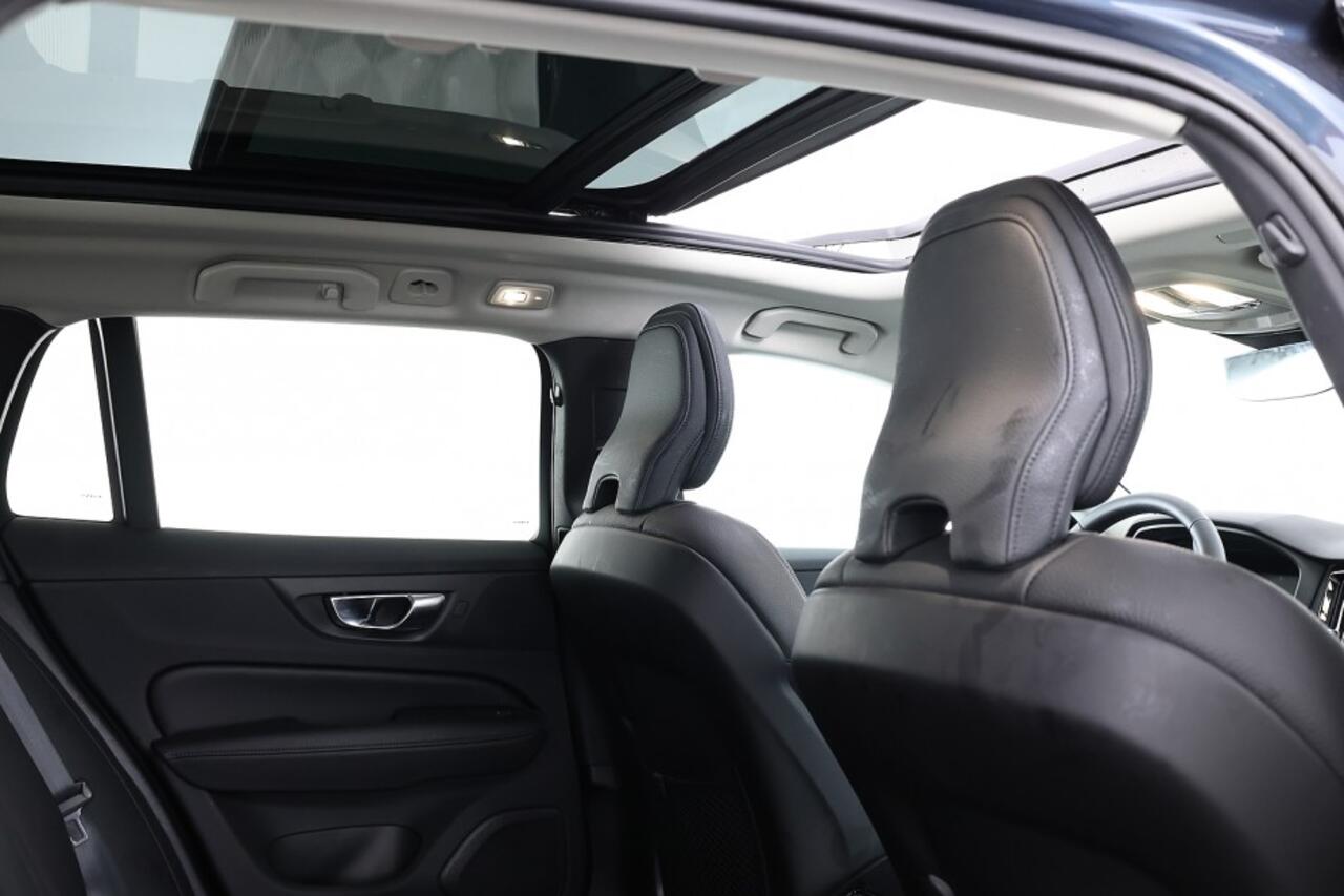 Volvo V60 2.0 T8 Plug-in hybrid AWD Plus Bright | PANORAMADAK ? 1e Eigenaar