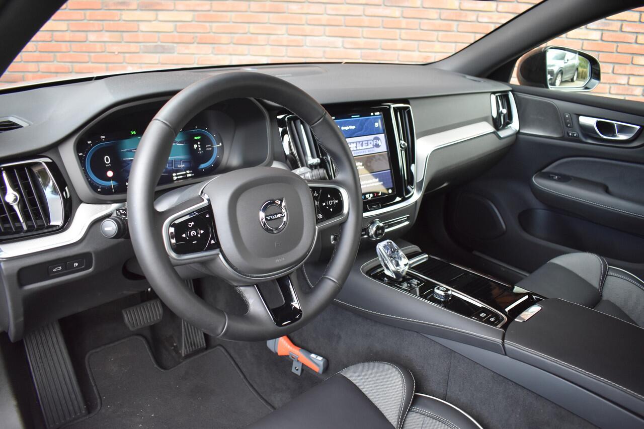 Volvo V60 T6 350PK Plug-in hybrid AWD Plus Dark | Trekhaak | 360 Camera | Harman/Kardon |