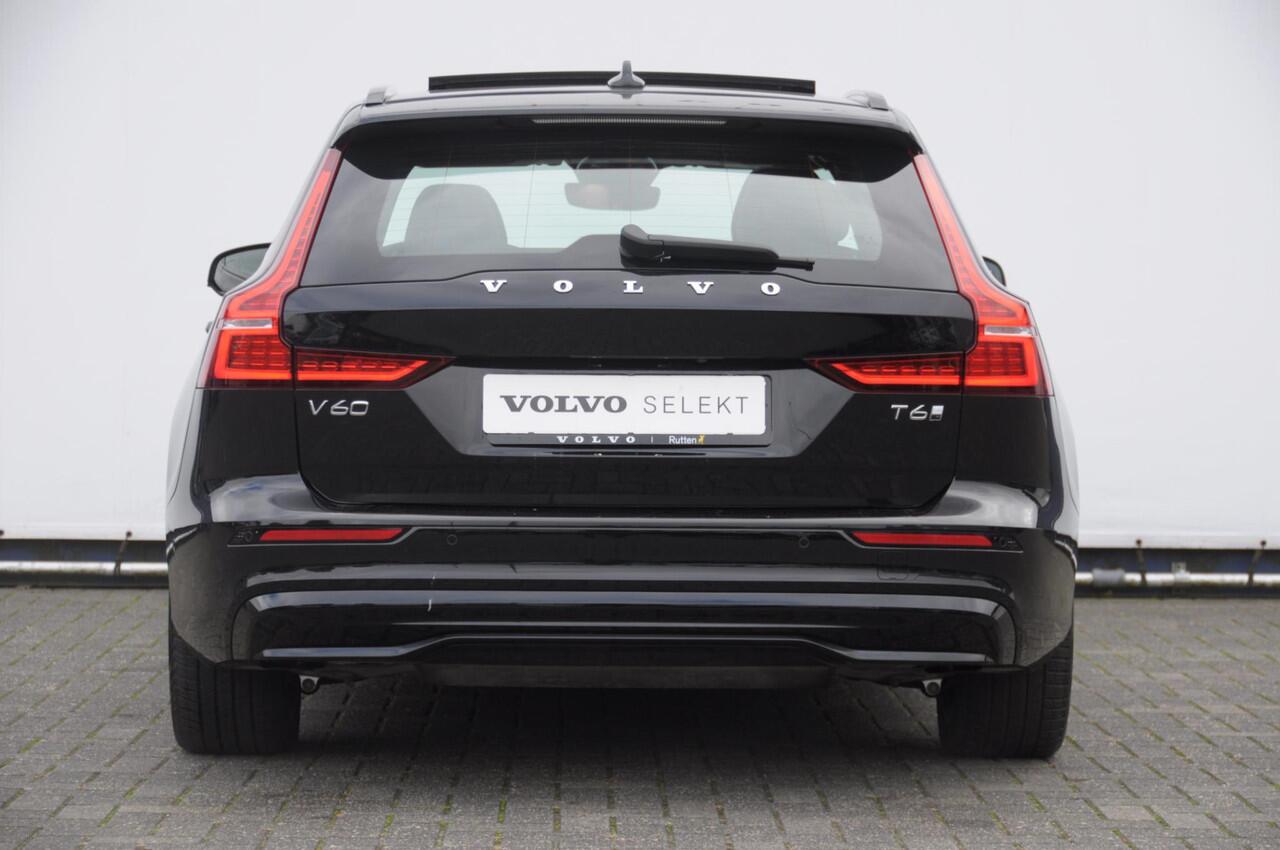 Volvo V60 T6 350PK Automaat AWD Plus Dark / Adaptive cruise control / Elektrische stoelen / Harman Kardon audio / Trekhaak / Pilot assist / BLIS / Stoel en stuur verwarming / Elektrische achterklep / Parkeersensoren met 360 camera / Google infotainment