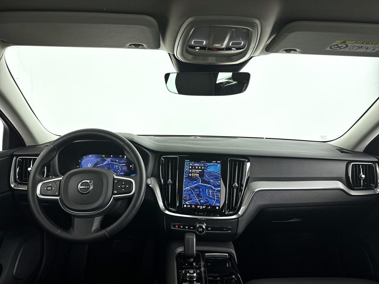 Volvo V60 T6 Plug-in hybrid AWD Essential Bright | Parkeercamera | Stoel- en Stuurverwarming | Trekhaak