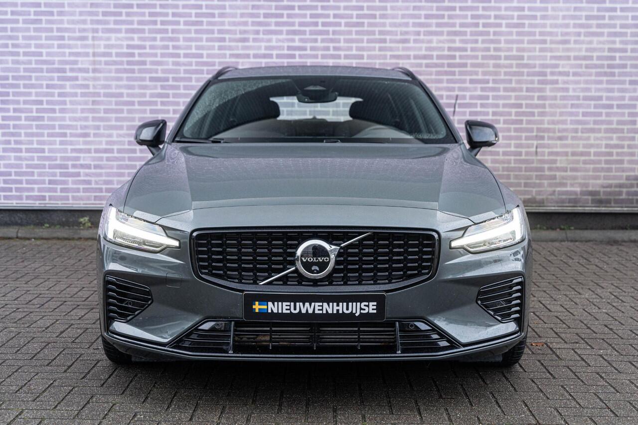 Volvo V60 T6 Plug-in hybrid AWD Plus Dark | Stoel-/Stuurverwarming | 360 Camera | Trekhaak | Keyless Entry | Dodehoekdetectie | Adaptive Cruise Control | Google | Long Range |