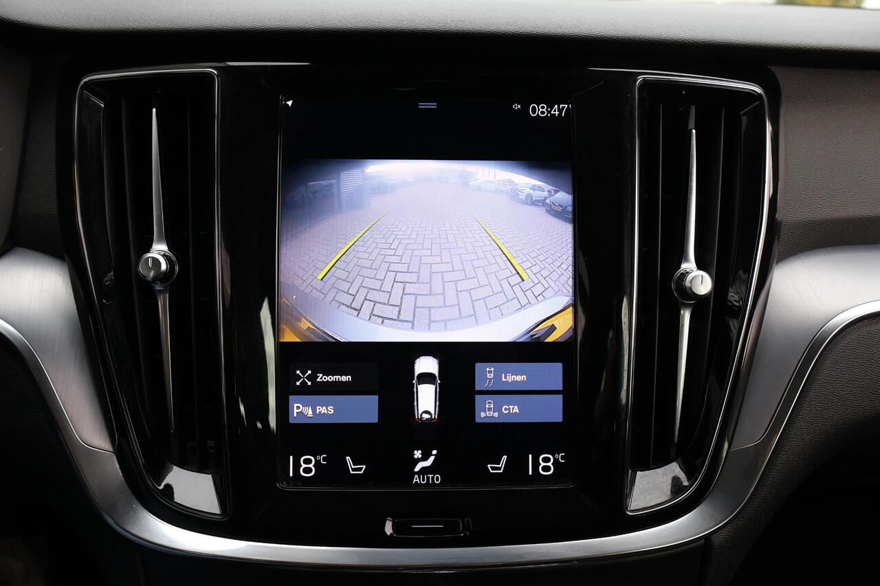 Volvo V60 2.0 T8 Recharge Business Pro 1e Eigenaar | NL-Auto | Volledig Onderh | BTW | 390PK | AWD | Elek Stoel+klep | Stoel/Stuur Verwarming | Camera | Ad Cruise | Climate | Full Led | Keyless | Navi | PDC | Start/Stop | 1 Laadkabel