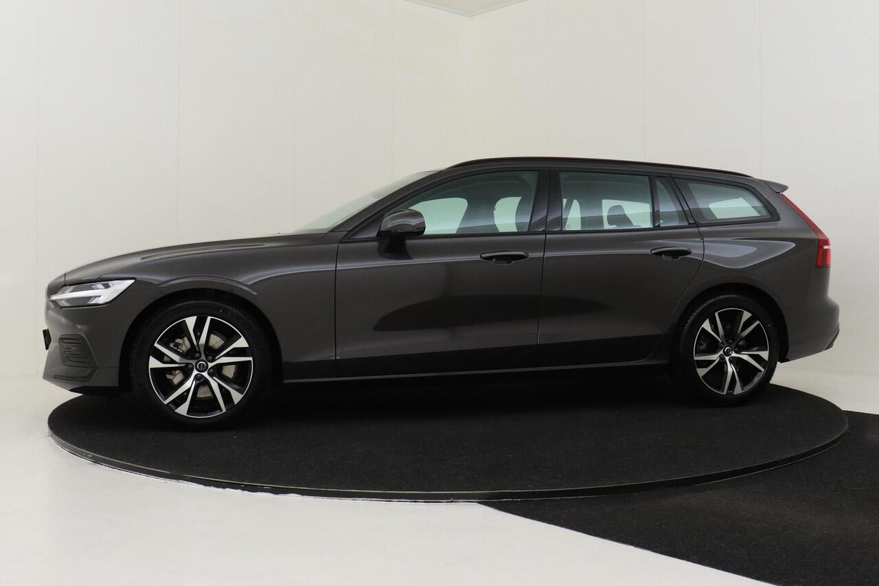 Volvo V60 B3 (M-HYBRID) ESSENTIAL -LEDER|ADAP.CRUISE|BLIS|CLIMATE|18"|CAMERA