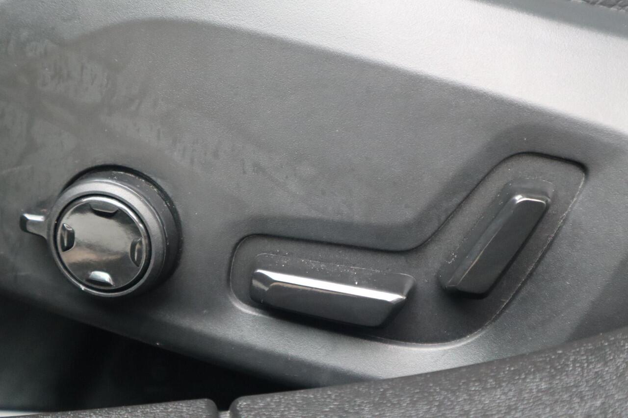 Volvo V60 2.0 B3 Plus Dark