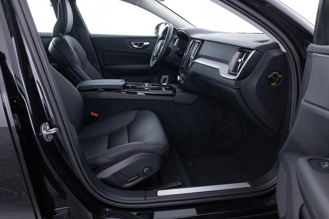 Volvo V60 2.0 T6 Plug-in hybrid AWD Core Bright ? 1e Eigenaar