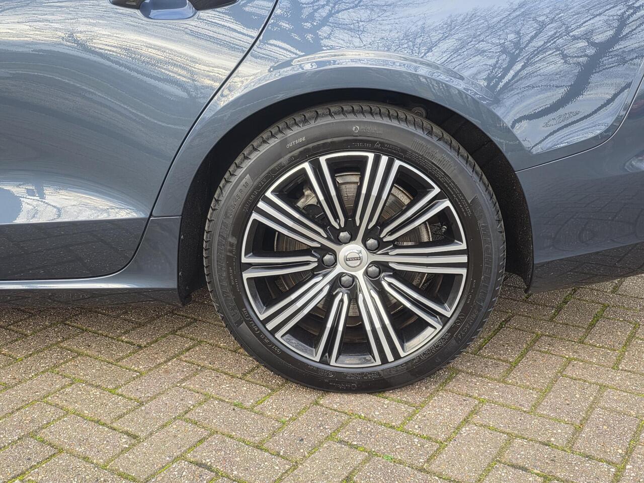 Volvo V60 2.0 T6 Recharge AWD Inscription | Schuif/kanteldak | Wegkl. Trekhaak | Navigatie | Leer | Cruise Control | Licht metalen velgen