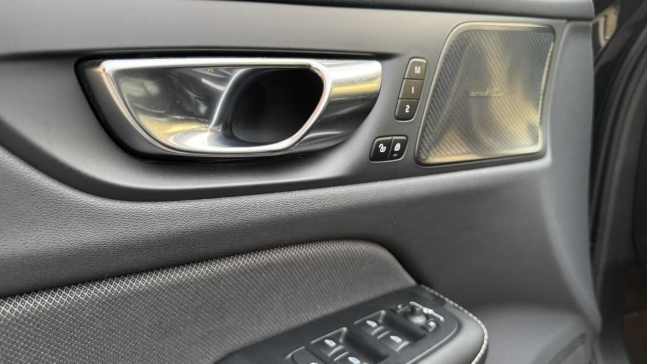 Volvo V60 2.0 T6 AWD R-Design | Pano | Leer | Camera