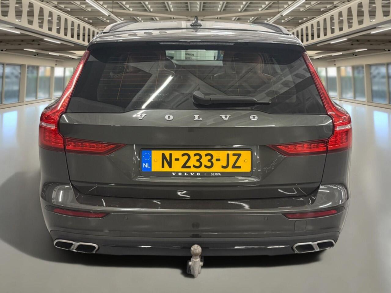 Volvo V60 2.0 B3 Momentum Advantage IntelliSafe Assist/leer/trekhaak/garantie