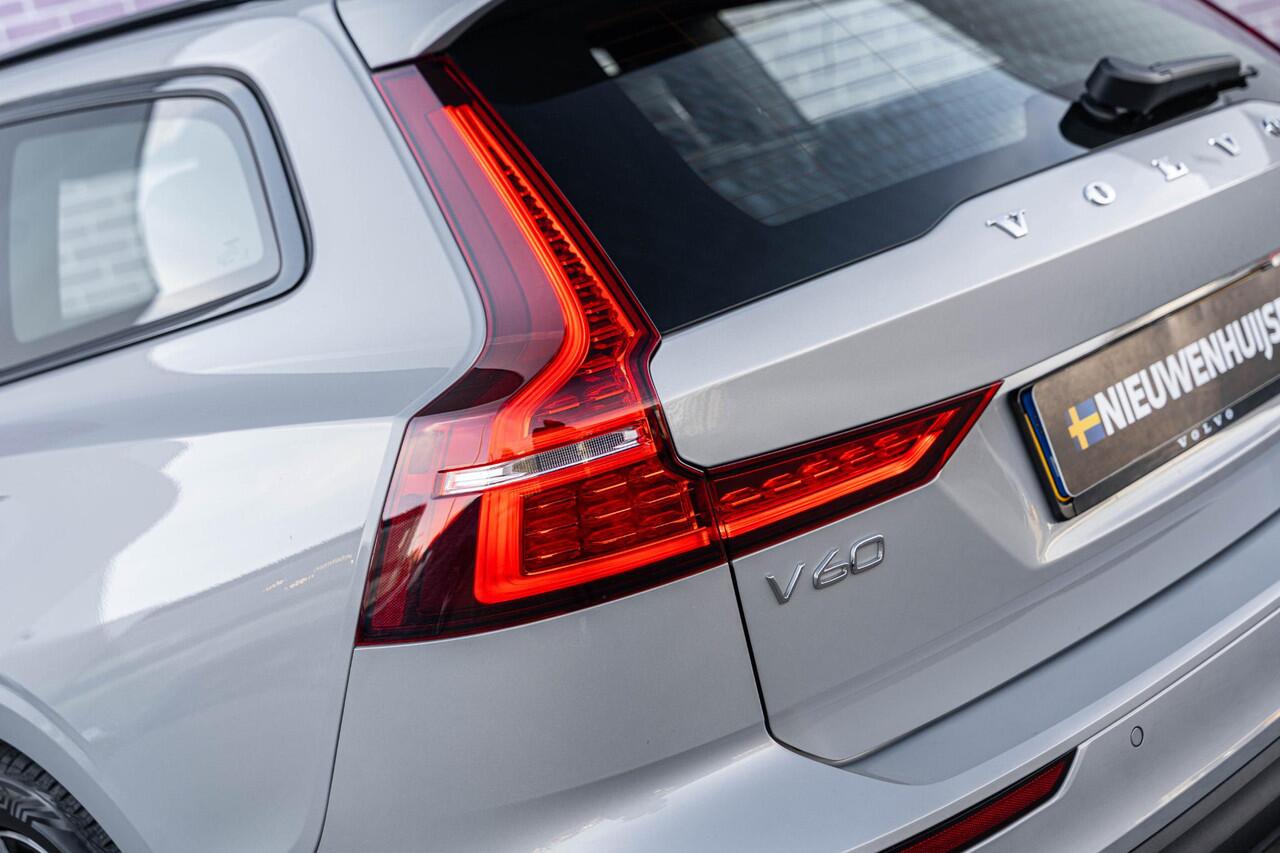 Volvo V60 T6 Plug-in hybrid AWD Plus Dark | Google | Long range | Trekhaak | Harman Kardon | Panoramadak | 360º Camera | Adaptive Cruise | BLIS | Verwarmbare voorruit | Power seats | Dodehoekdetectie |