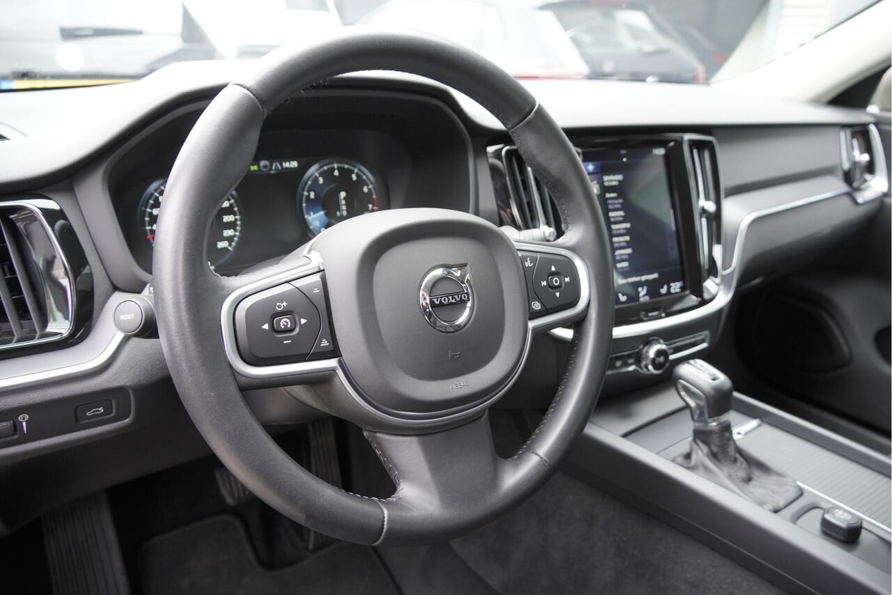 Volvo V60 2.0 T4 191PK! Automaat BJ2020 Lmv 18" | Led | Pdc | Navi | Elek. trekhaak | Verwarmd voorruit | Virtual cockpit | Climate control | Cruise control | Getint glas