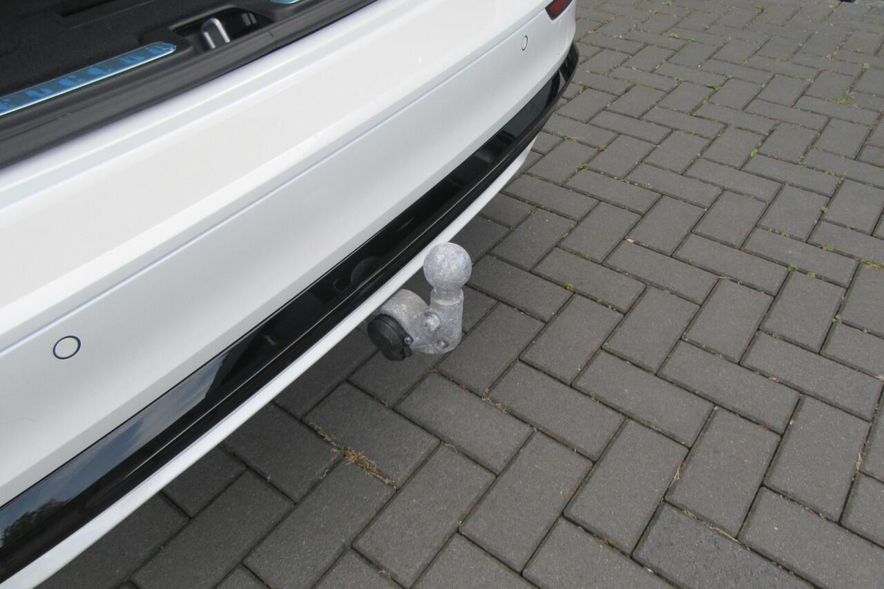 Volvo V60 2.0 T6 Plug-in hybrid AWD Ultra Dark, Full Options