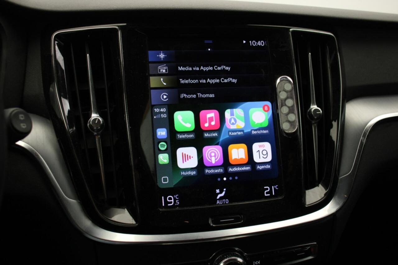 Volvo V60 2.0 B3 Momentum Business Automaat - Carplay, Digital Cockpit