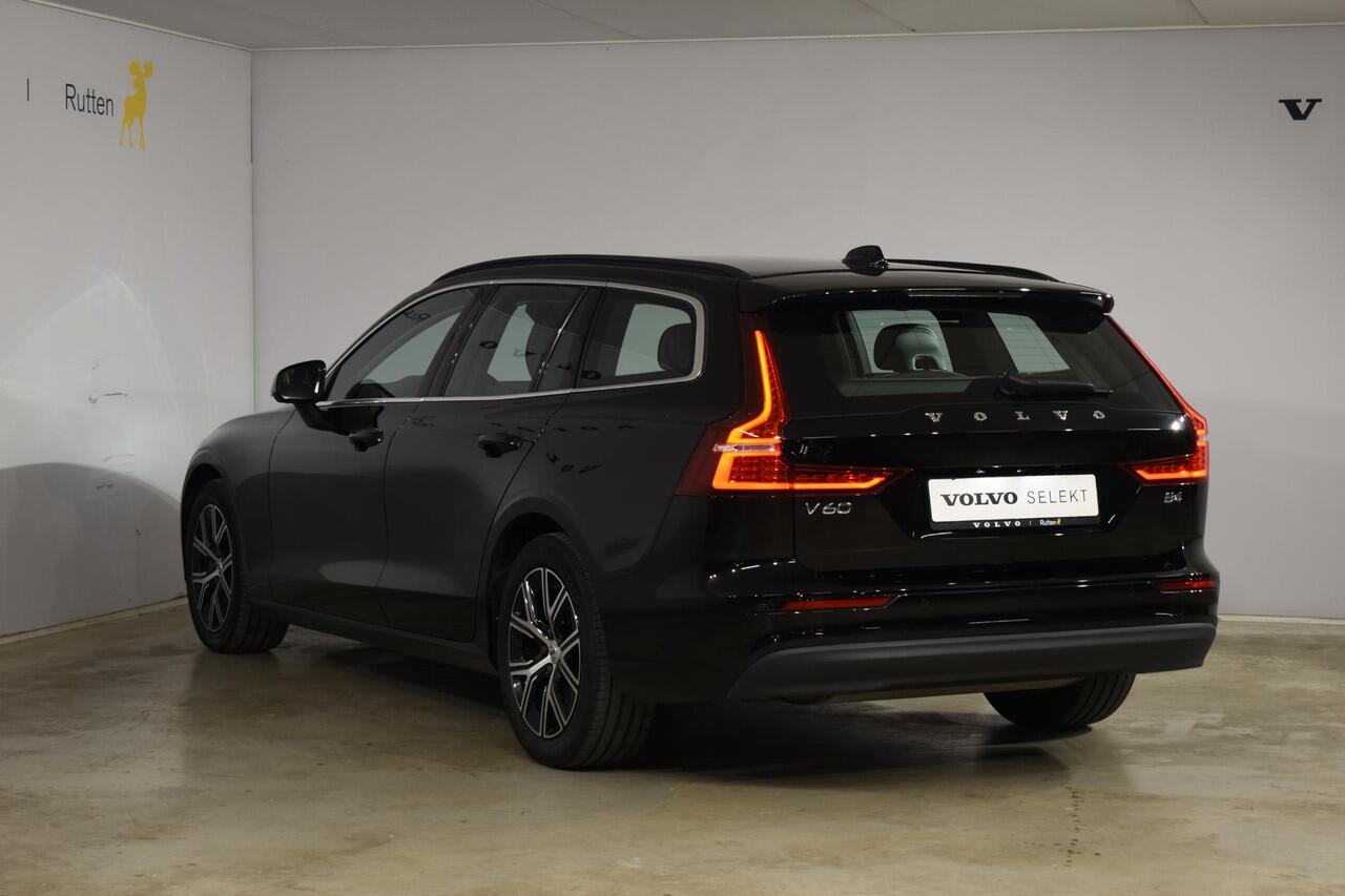 Volvo V60 B4 211PK Automaat Core / Navigatie / Achteruitrijcamera / Elektrische achterklep / LM Velgen / Elektr. Trekhaak / Parkeersensoren voor+achter