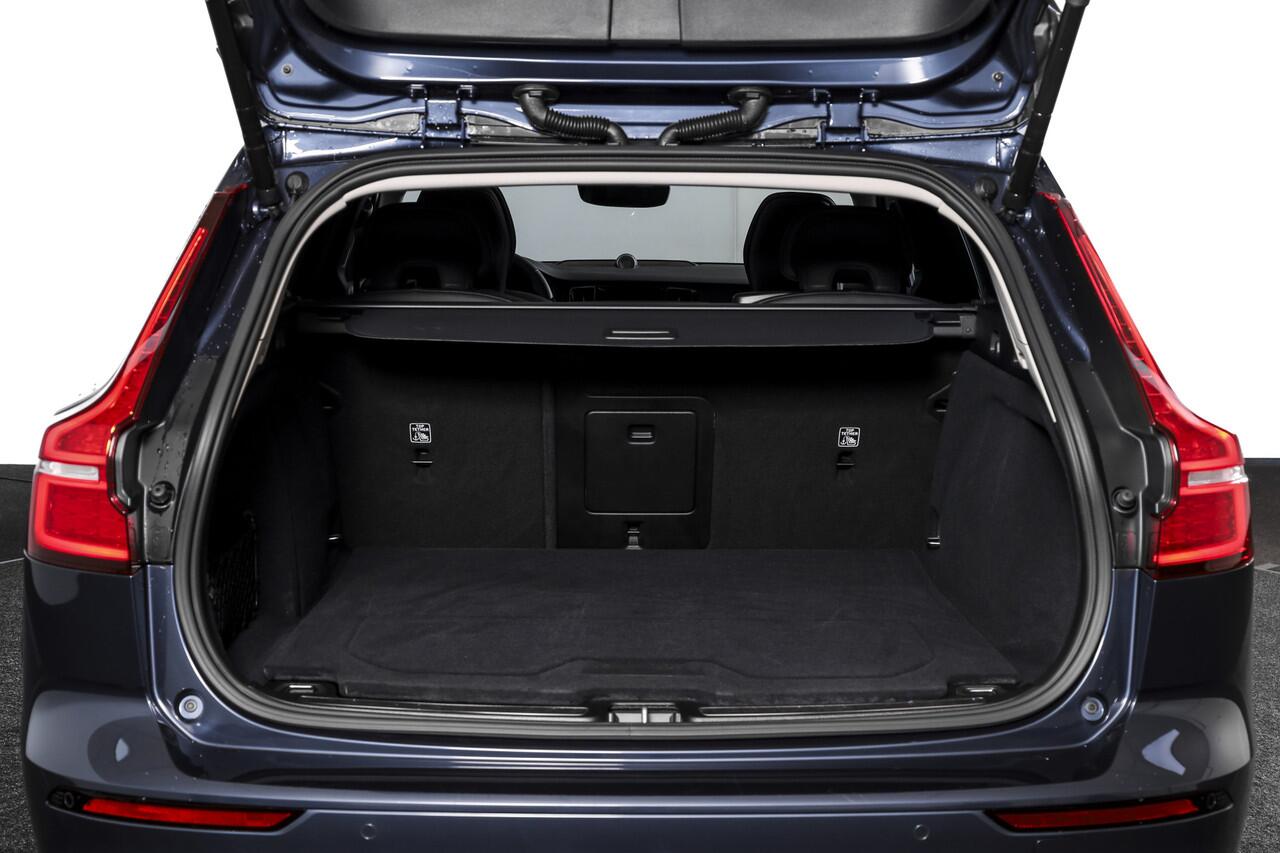 Volvo V60 2.0 T6 Plug-in hybrid AWD Ultra Dark | S/K-panodak | Bowers/Wilkens | Dig. Cockpit | Adapt. Cruise | Memory Stoelen | Elek. Klep | Stoel-+stuurverw. | 360 Camera | NAV+App. Connect | Elek. trekhaak | LM 19" |