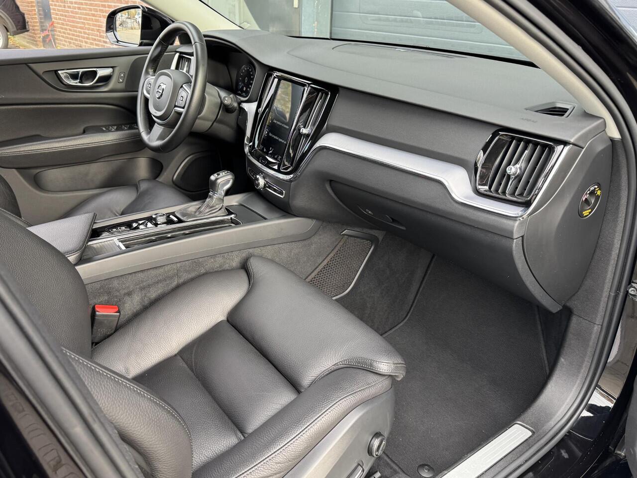 Volvo V60 2.0 T4 R-DESIGN I P-CAMERA I LEDEREN BEKLEDING I ADAPT. CRUISE CONTROL I APPLE CARPLAY