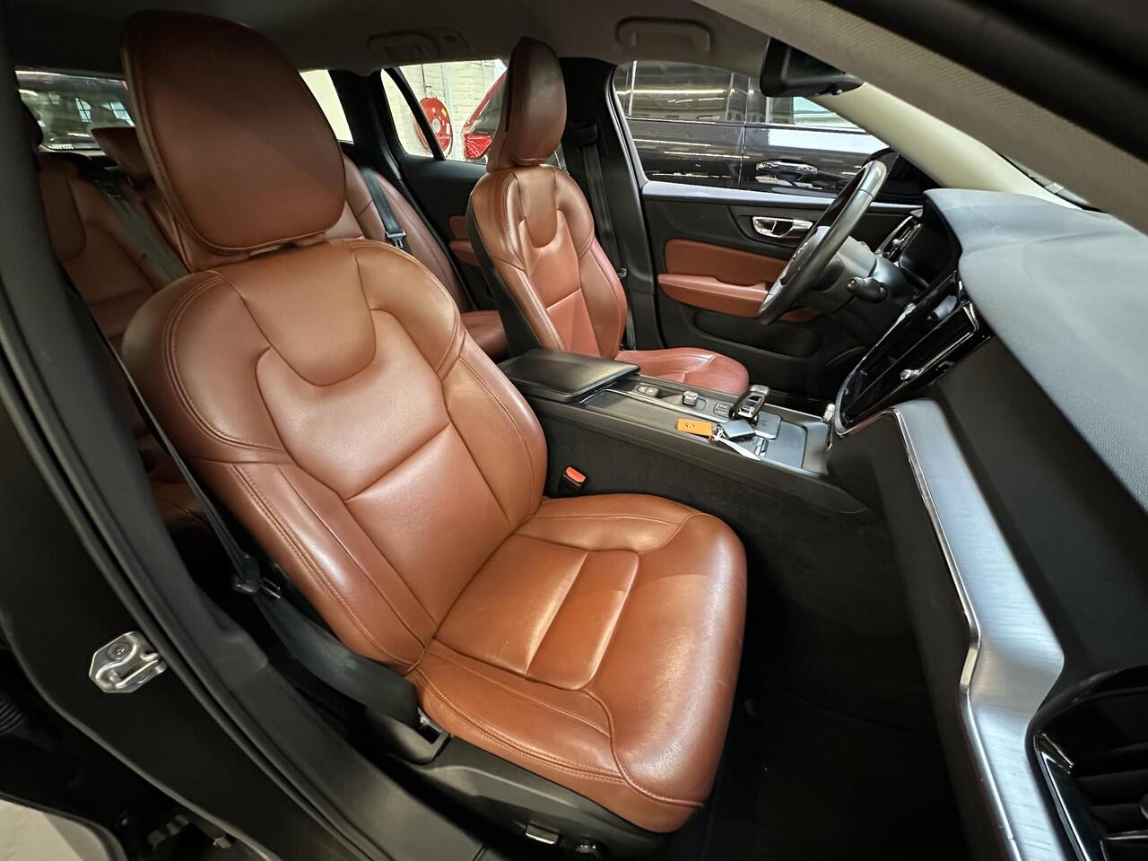 Volvo V60 2.0 B3 Momentum Advantage IntelliSafe Assist/leer/trekhaak/garantie