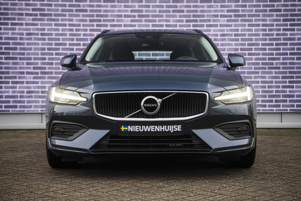 Volvo V60 2.0 B3 Momentum Advantage | Stoel- en stuurverwarming | Achteruitrijcamera | Parkeersensoren voor + achter | 17" velgen | Navigatie | Apple Carplay / Android Auto | LED koplampen |