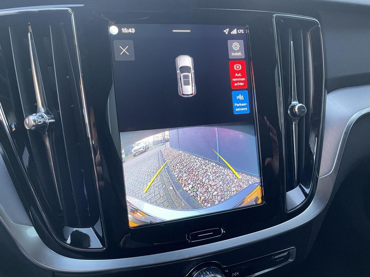 Volvo V60 T6 Plug-in hybrid AWD Essential Edition | Adaptive Cruise Control | BLIS | Google Navigatie | Apple Carplay | Parkeercamera | Stoel-/Stuurverwarming |