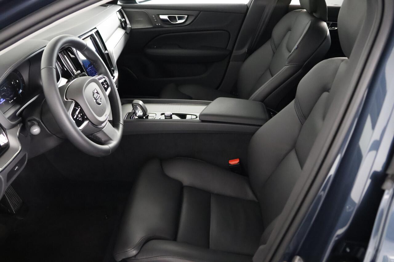 Volvo V60 2.0 B4 Ultimate Dark Panorama / Opendak /Leder / HUD / Pilot Assist / HarmanKardon / CarPlay